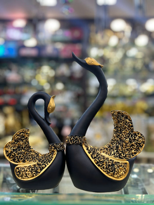 Adorable Swan Lover Statue Figurines